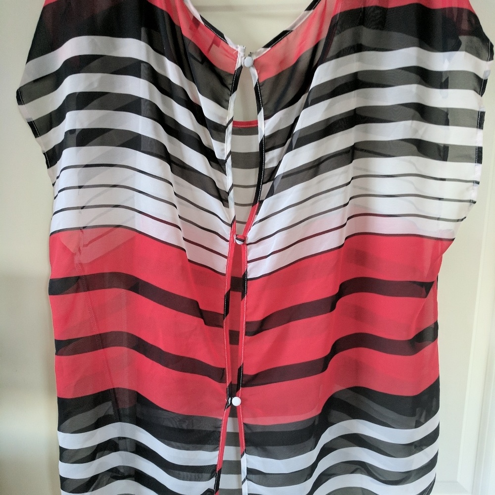 Short sleeve top with button down back